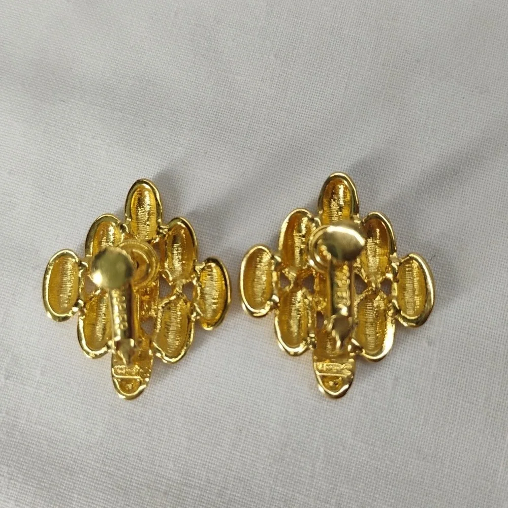 Vintage Napier Gold Tone Clip On‎ Statement Earrings